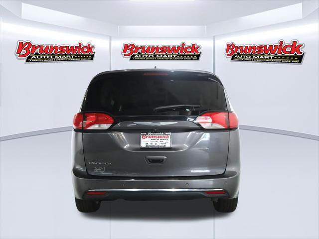 2017 Chrysler Pacifica Touring-L Plus