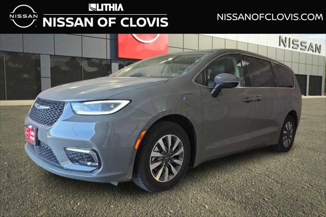 2023 Chrysler Pacifica Hybrid Touring L for sale in Clovis, CA