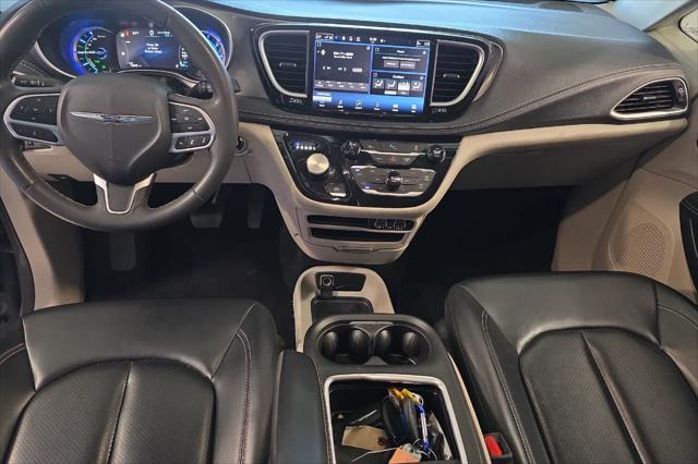 2023 Chrysler Pacifica Hybrid Touring L