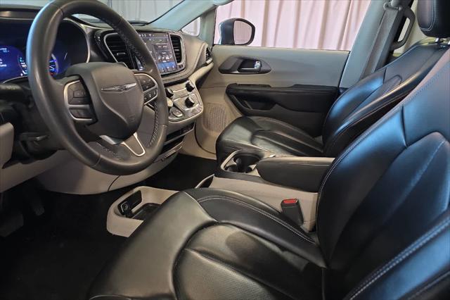 2023 Chrysler Pacifica Hybrid Touring L