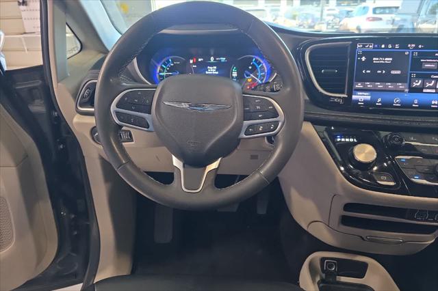 2023 Chrysler Pacifica Hybrid Touring L