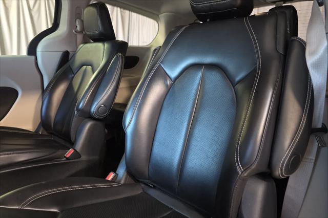 2023 Chrysler Pacifica Hybrid Touring L