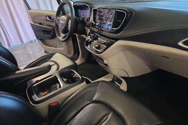 2023 Chrysler Pacifica Hybrid Touring L