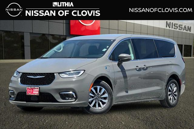 2023 Chrysler Pacifica Hybrid Touring L for sale in Clovis, CA