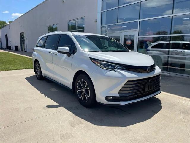 2026 Toyota Sienna Platinum for sale in Ottawa, IL