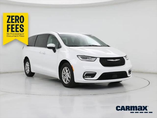 2023 Chrysler Pacifica Touring L for sale in Merriam, KS