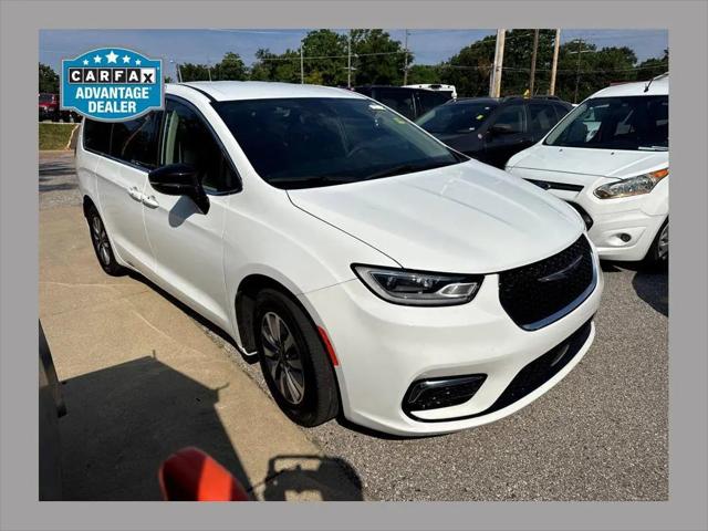 2024 Chrysler Pacifica Hybrid Select for sale in St. Louis, MO