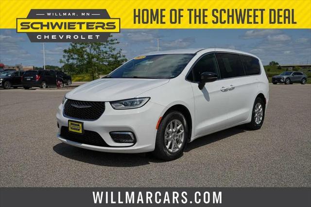 2025 Chrysler Pacifica Select for sale in Willmar, MN