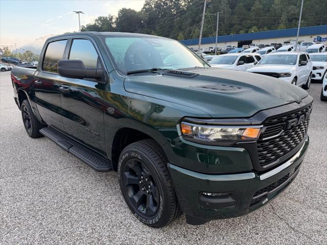 2027 RAM Ram 1500 RAM 1500 EXPRESS CREW CAB 4X4 57 BOX