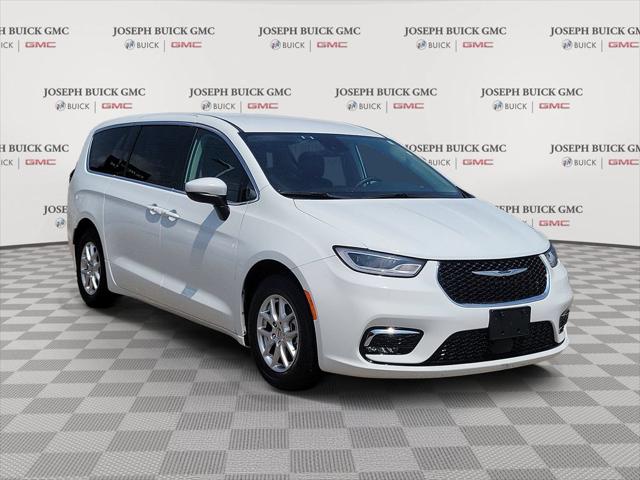 2023 Chrysler Pacifica Touring L for sale in Cincinnati, OH