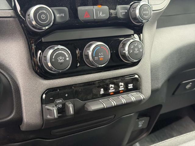 2026 Ram 1500 Warlock Crew Cab 4x4 5'7" Box