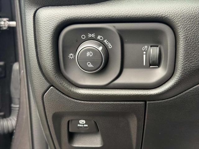 2026 Ram 1500 Warlock Crew Cab 4x4 5'7" Box