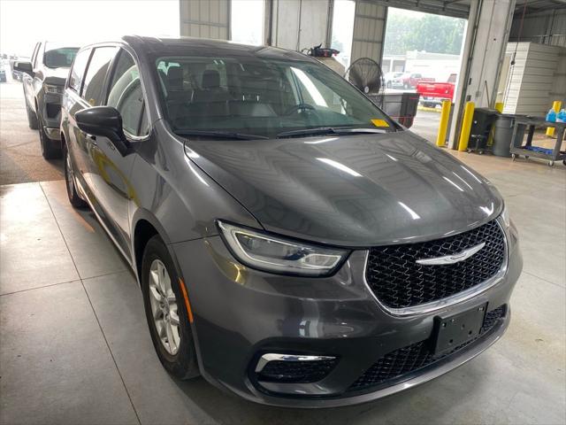 2023 Chrysler Pacifica Touring L for sale in Groveport, OH