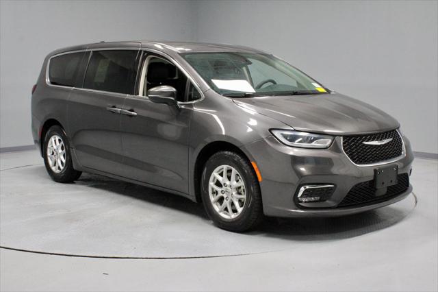 2023 Chrysler Pacifica Touring L for sale in Groveport, OH
