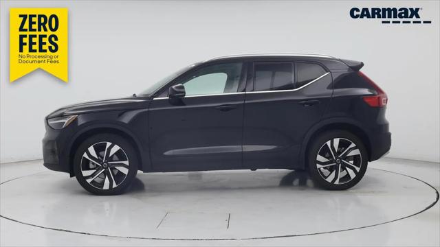 2025 Volvo XC40 B5 Plus Bright Theme