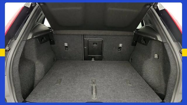 2025 Volvo XC40 B5 Plus Bright Theme