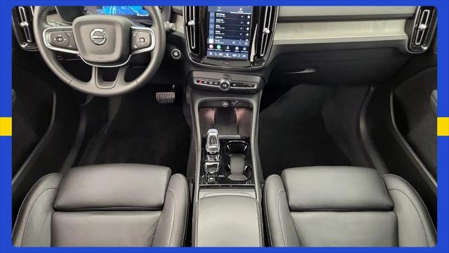 2025 Volvo XC40 B5 Plus Bright Theme