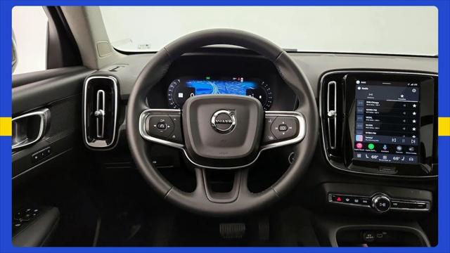 2025 Volvo XC40 B5 Plus Bright Theme