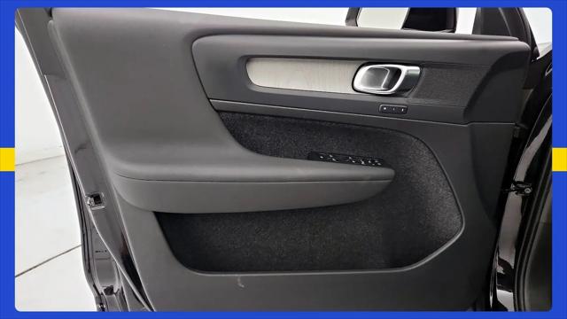 2025 Volvo XC40 B5 Plus Bright Theme
