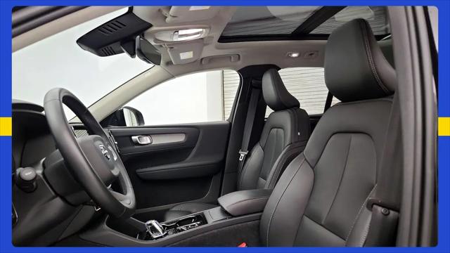 2025 Volvo XC40 B5 Plus Bright Theme