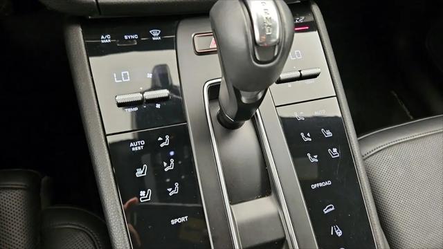 2023 Porsche Macan Macan