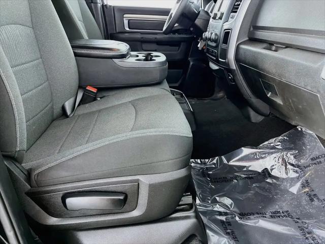 2024 Ram 1500 Classic Warlock Crew Cab 4x4 57 Box