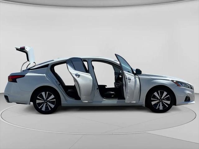 2022 Nissan Altima SL FWD