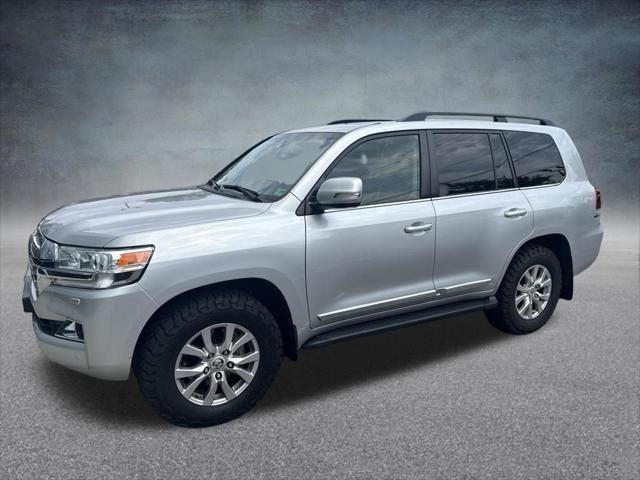 2017 Toyota Land Cruiser V8