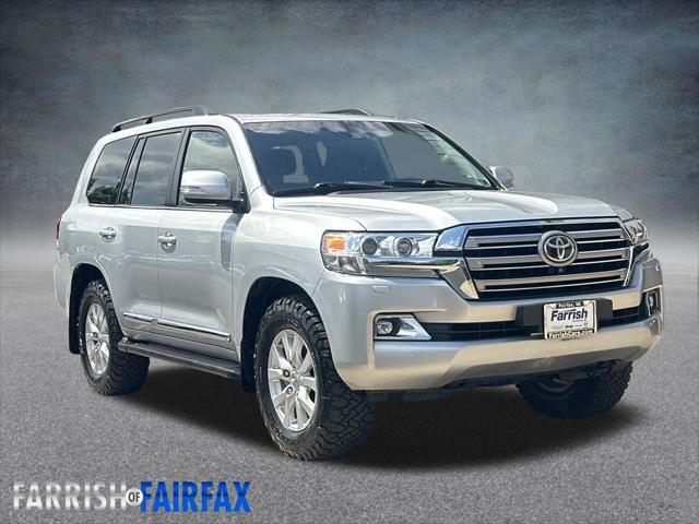2017 Toyota Land Cruiser V8 2017 Toyota Land Cruiser V8