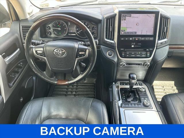2017 Toyota Land Cruiser V8 2017 Toyota Land Cruiser V8