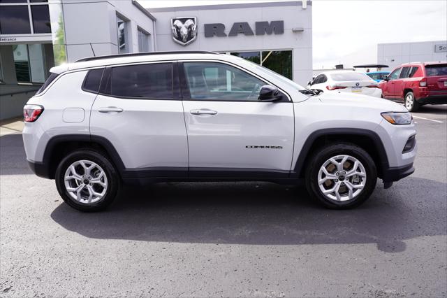 2025 Jeep Compass Latitude 4x4 2025 Jeep Compass Latitude 4x4