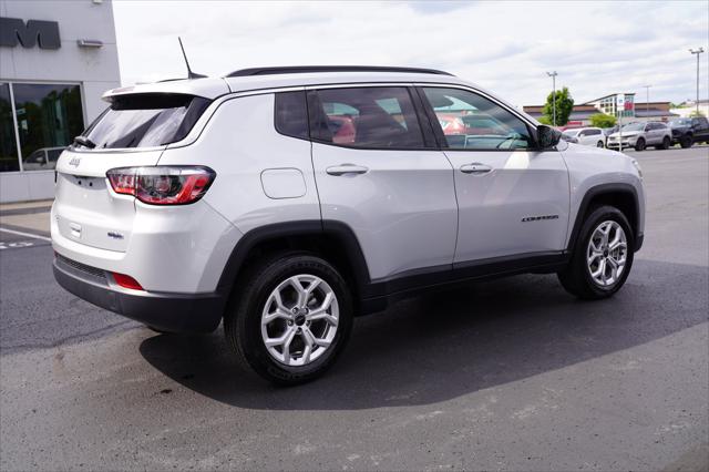 2025 Jeep Compass Latitude 4x4 2025 Jeep Compass Latitude 4x4