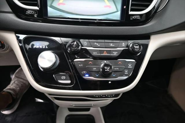 2022 Chrysler Pacifica Touring L