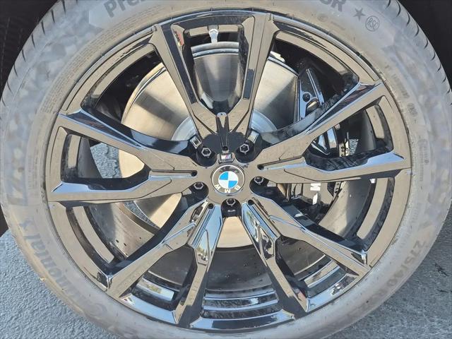 2027 BMW X7 M60i