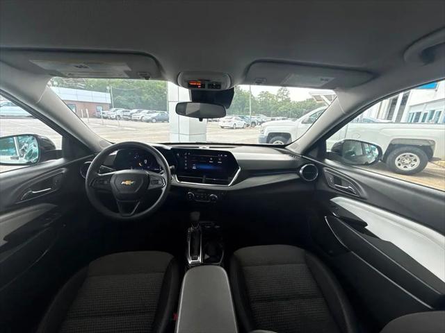 2025 Chevrolet Trax FWD LT
