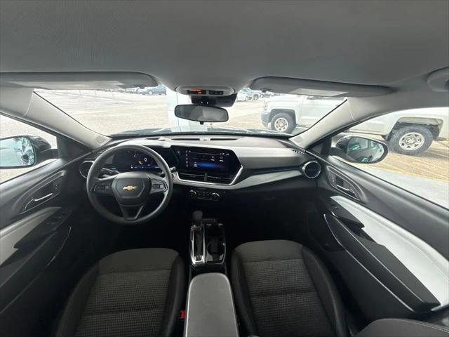 2025 Chevrolet Trax FWD LT