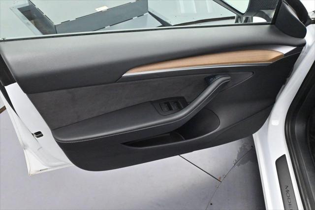 2021 Tesla Model 3 Standard Range Plus Rear-Wheel Drive