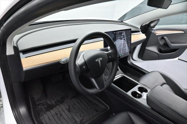 2021 Tesla Model 3 Standard Range Plus Rear-Wheel Drive