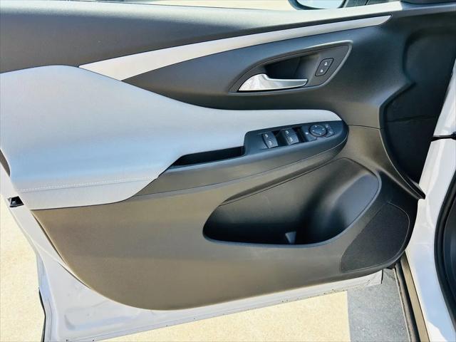 2025 Buick NV Preferred FWD