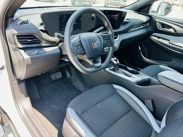 2025 Buick NV Preferred FWD