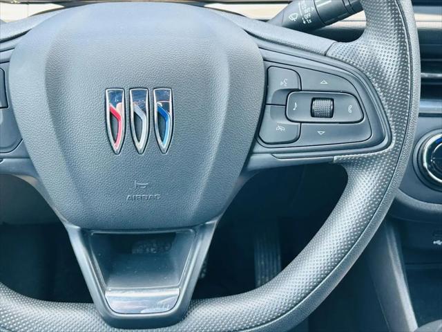 2025 Buick NV Preferred FWD