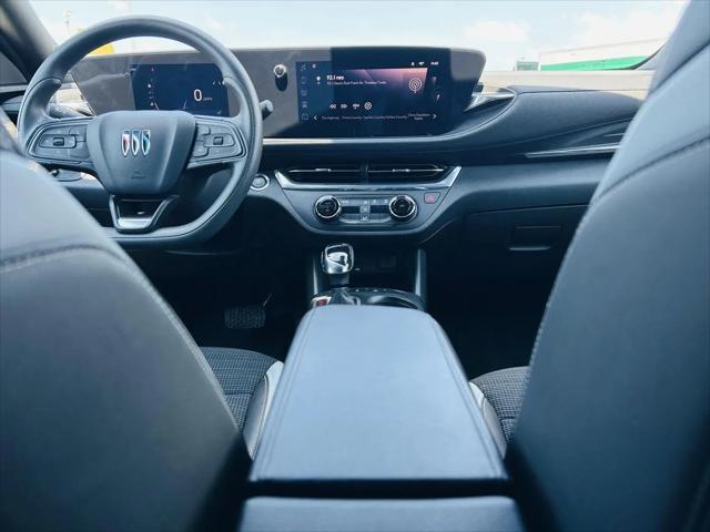 2025 Buick NV Preferred FWD