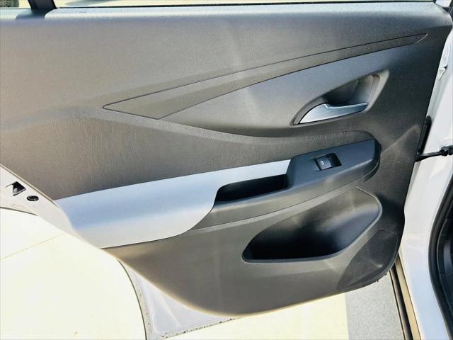 2025 Buick NV Preferred FWD