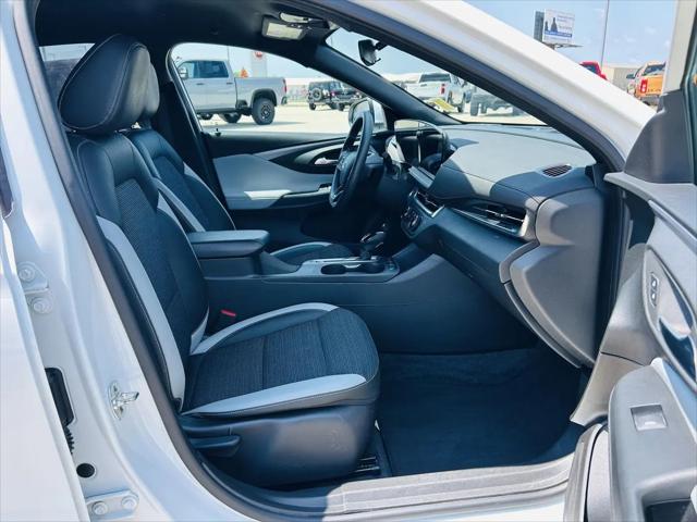 2025 Buick NV Preferred FWD