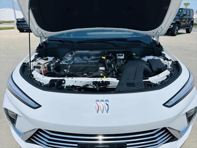 2025 Buick NV Preferred FWD