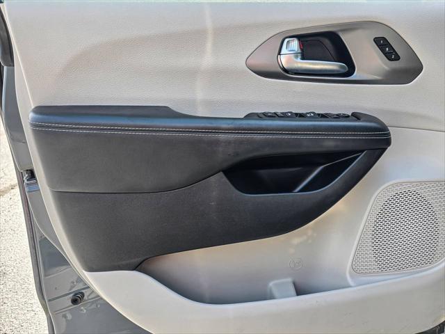 2022 Chrysler Pacifica Touring L AWD