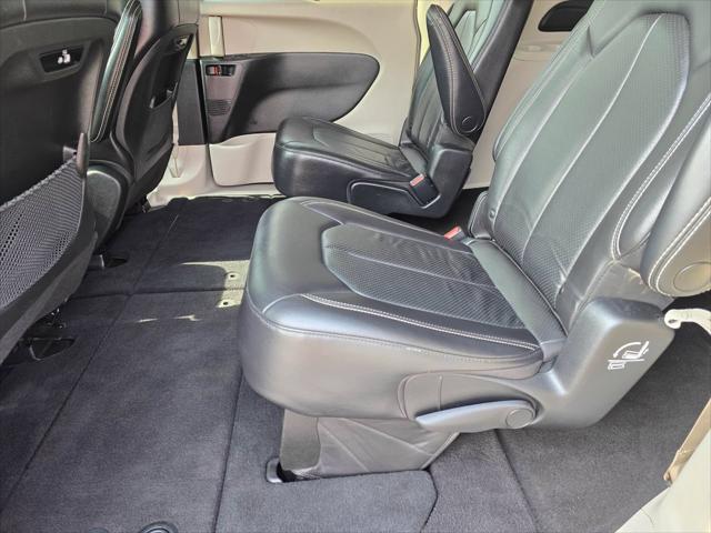 2022 Chrysler Pacifica Touring L AWD