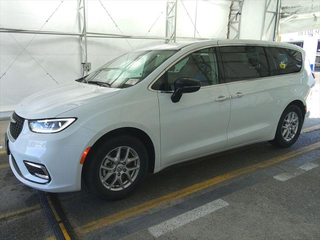 2024 Chrysler Pacifica Touring L for sale in Sturtevant, WI