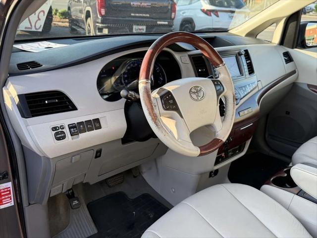 2014 Toyota Sienna Limited V6 7 Passenger 2014 Toyota Sienna Limited V6 7 Passenger