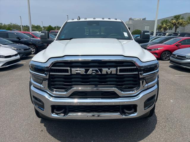 2026 RAM 5500 Chassis RAM 5500 TRADESMAN CHASSIS CREW CAB 4X4 84 CA